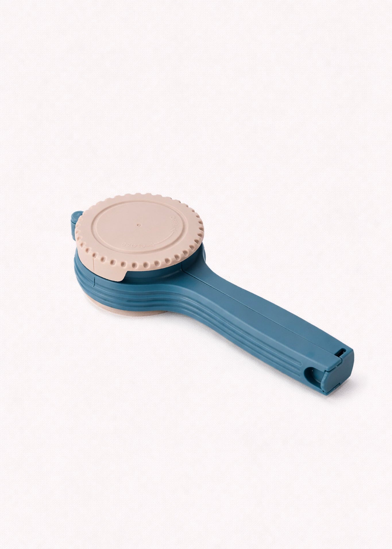 Closing pliers - Left open