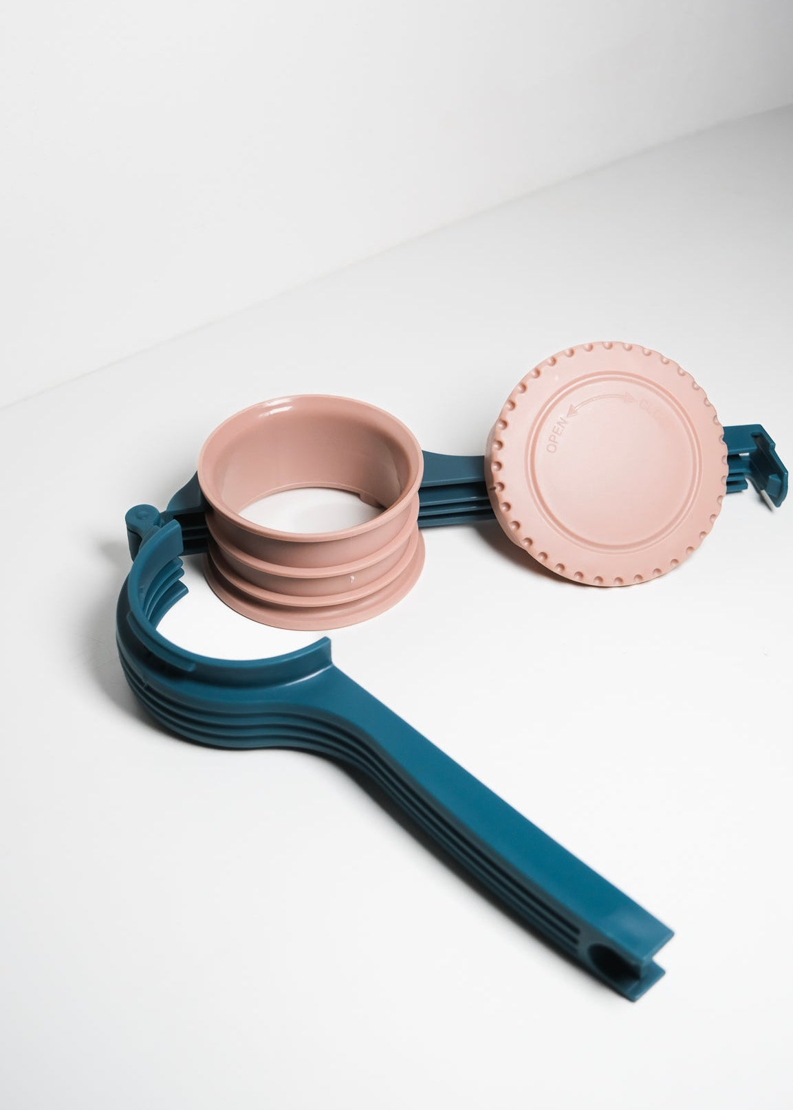 Pince de fermeture - Left open