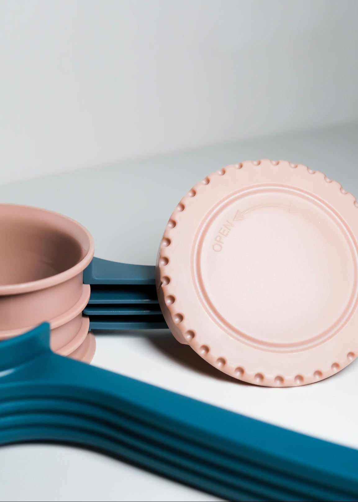 Pince de fermeture - Left open